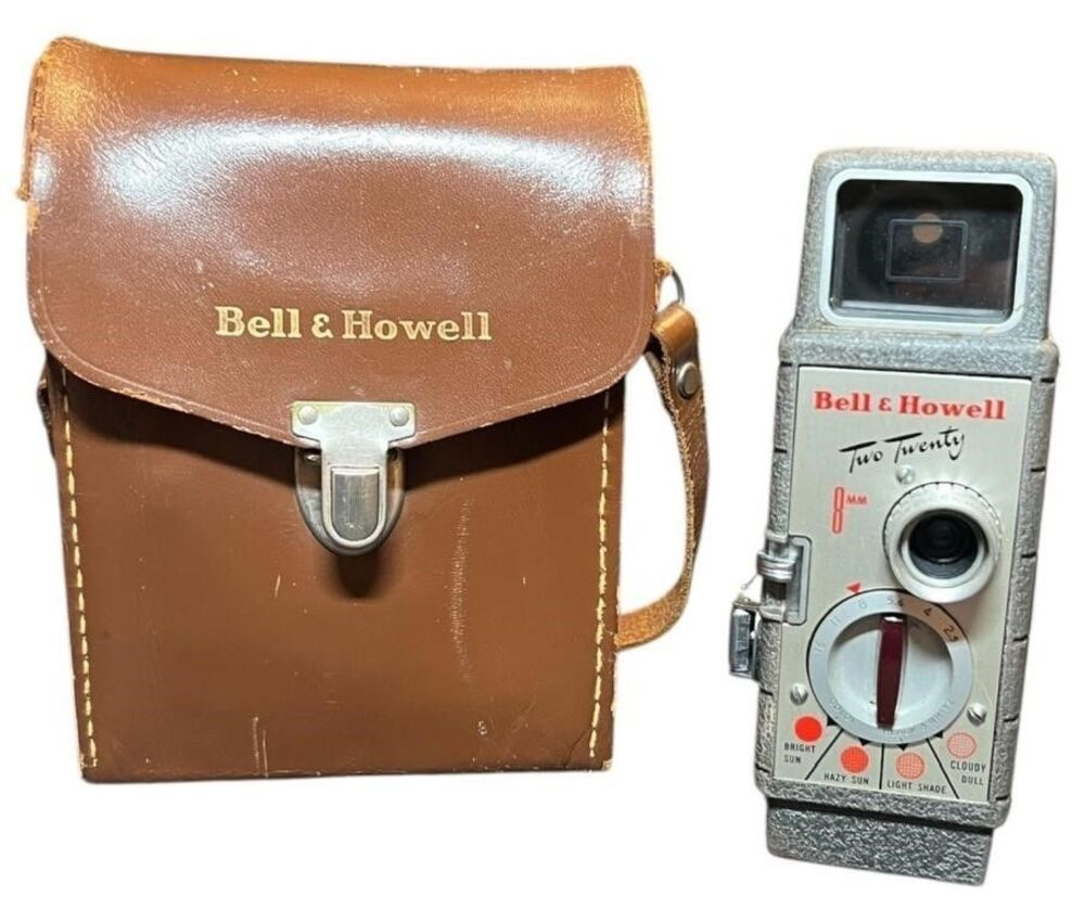 VTG Bell & Howell Two Twenty 8mm Movie Camera w/Original Leather Case Collectibl